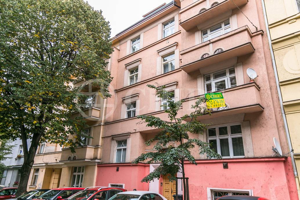 Prodej bytu 2+kk se dvěma balkóny, OV, 76 m2 , ul. Národní obrany 571/32, Praha 6 - Bubeneč