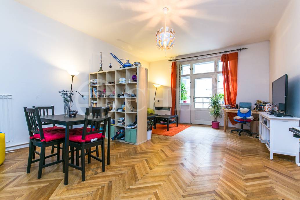 Prodej bytu 2+kk se dvěma balkóny, OV, 76 m2 , ul. Národní obrany 571/32, Praha 6 - Bubeneč