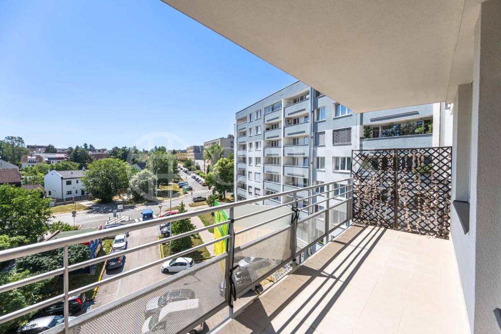 Prodej bytu 2+kk s balkonem, OV, 68m2, ul. Trnkovo náměstí 1112/1, Praha 5 - Hlubočepy
