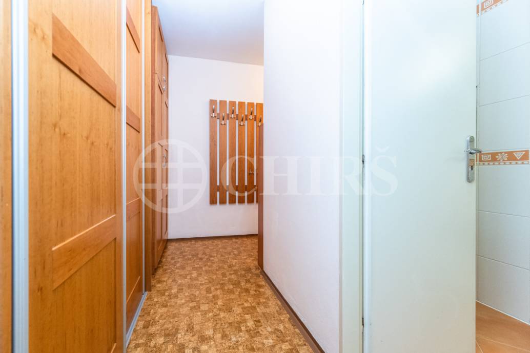 Pronájem bytu 2+kk, OV, 51m2,Hnězdenská 767/2a, Praha-8 Troja  