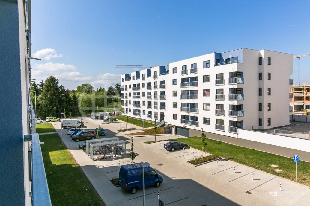 Prodej bytu 2+kk s balkonem, OV, 56m2, ul. Oty Bubenička 1612/9, Praha, Uhříněves