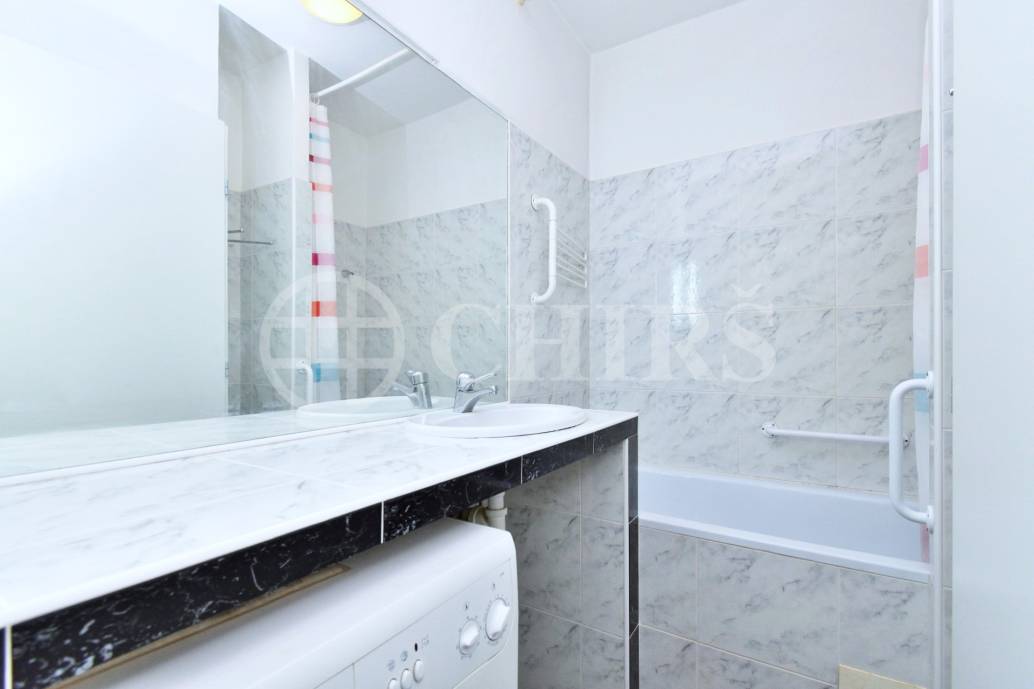 Predaj 2-izbového bytu s balkónom, OV, 62m2, ul. Štefunkova 3143/13, Bratislava - Ružinov