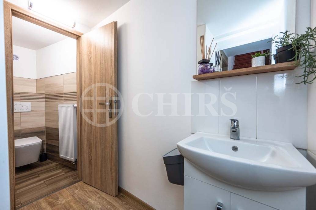 Prodej rodinného domu 6+kk s garáží a klubovnou, ul. Stradonická 28, obec Nižbor, okres Beroun