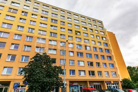 Prodej bytu 3+1 s lodžií, OV, 78m2, ul. V Hůrkách 2040/11, Praha 5 - Stodůlky
