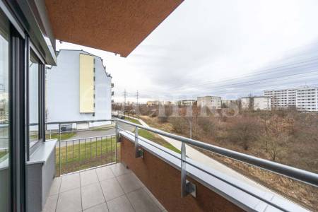 Pronájem bytu 1+kk s balkonem, OV, 32m2, ul. Šternovská 2425/1, Praha 4 - Chodov