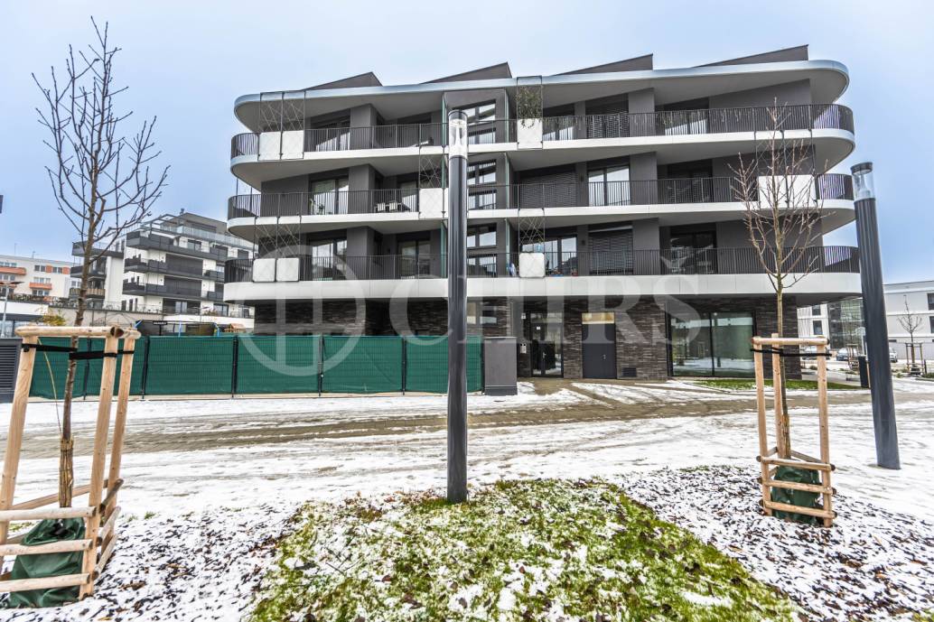 Prodej bytu 3+kk, 77m² s předzahrádkou, sklepem a garážovým stáním, OV, ul. Bělohlávkova 3158/6, Praha 5 - Stodůlky