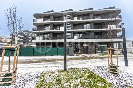 Prodej bytu 3+kk, 77m² s předzahrádkou, sklepem a garážovým stáním, OV, ul. Bělohlávkova 3158/6, Praha 5 - Stodůlky