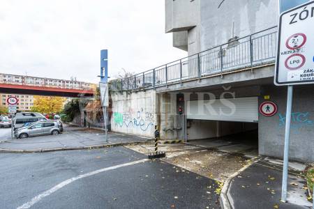 Prodej garážového stání se sklepem, OV, 15m2, ul. Petržílkova 2583/15, Praha 5 - Stodůlky