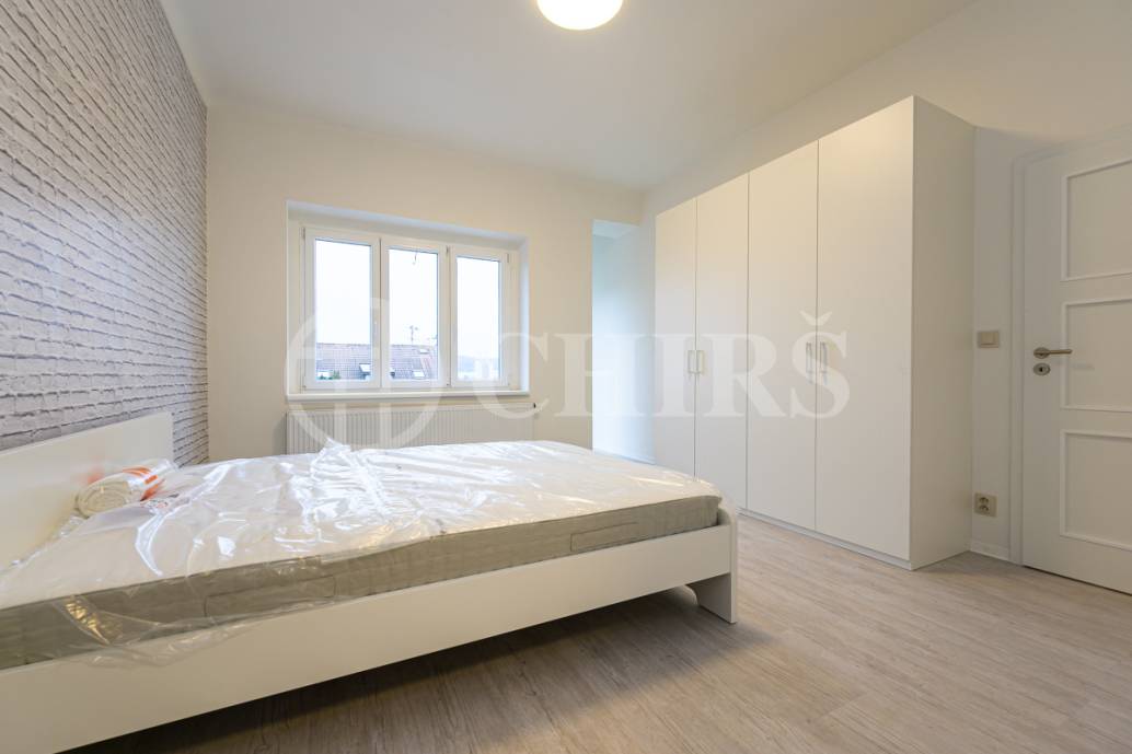 Pronájem bytu 3+kk/3xB s garážovým stáním, 85m2, OV, Branická 904/157, Praha 4