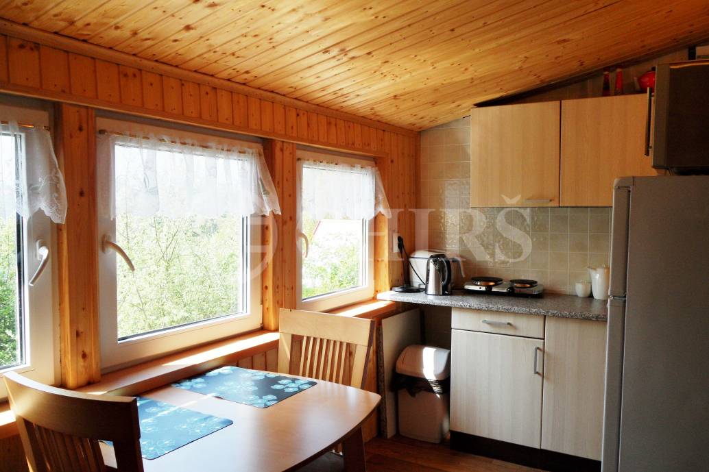 Prodej zrekonstruované chaty 2+1/Z, OV, 49m2, Praha 5 - Slivenec