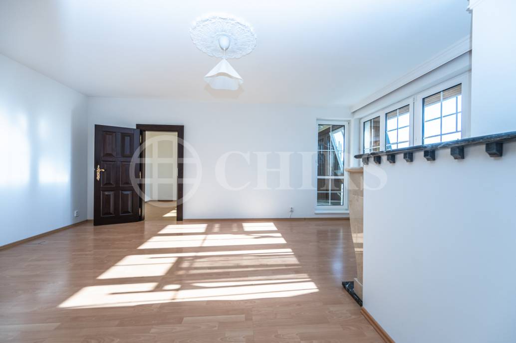 Prodej bytu 3+1 s  terasou, OV, 75 m², ul. Voskovcova 1075/61,  Praha 5 – Barrandov