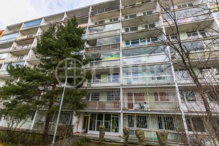 Pronájem bytu 2+kk s lodžií, OV, 40m2, ul. Bítovská 1212/10, Praha 4 - Michle