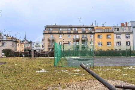 Prodej bytu 3+1 se dvěma balkony a velkými sklepy, OV, 108m2, ul. Vepřkova 1247/12, Slaný