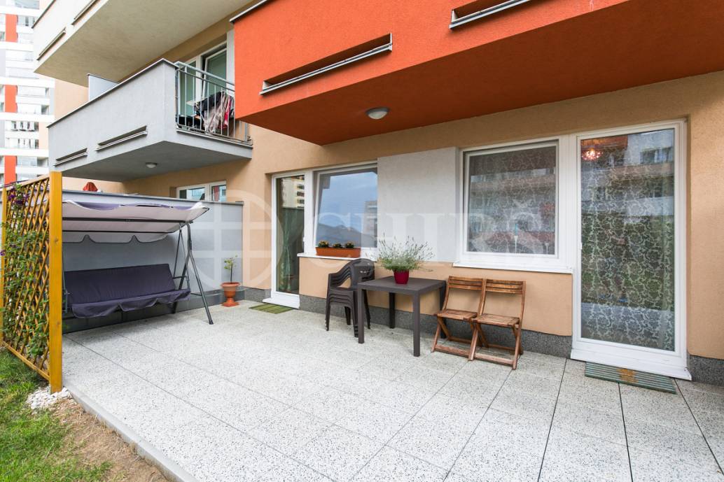 Prodej bytu 2+kk se zahradou, OV, 52m2, ul. Mantovská 697/1, Praha 10 - Horní Měcholupy