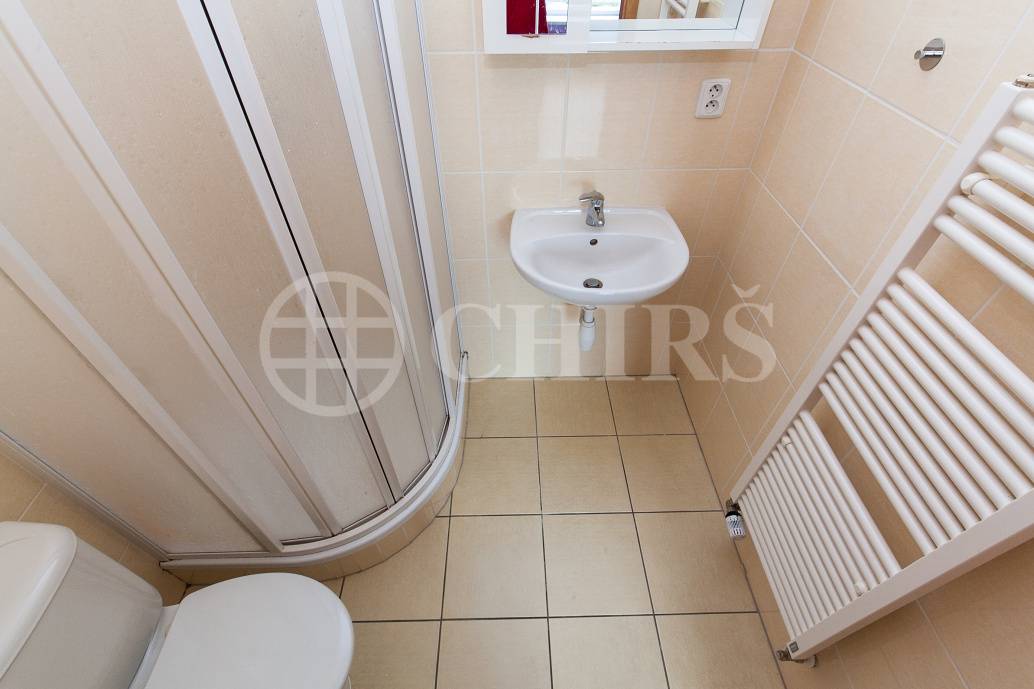 Prodej řadového rodinného domu 4+kk/B/G/Z, OV, ul. Dělená 981/30, Praha 5 - Řeporyje 