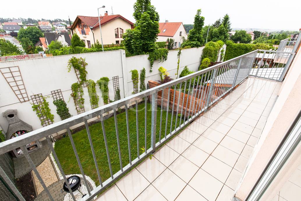 Prodej řadového rodinného domu 4+kk/B/G/Z, OV, ul. Dělená 981/30, Praha 5 - Řeporyje 