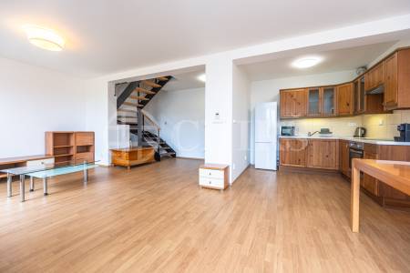 Pronájem řadového domu 4+kk, OV, 100 m2, zahrada 239 m2, Drahelčice, Praha - západ