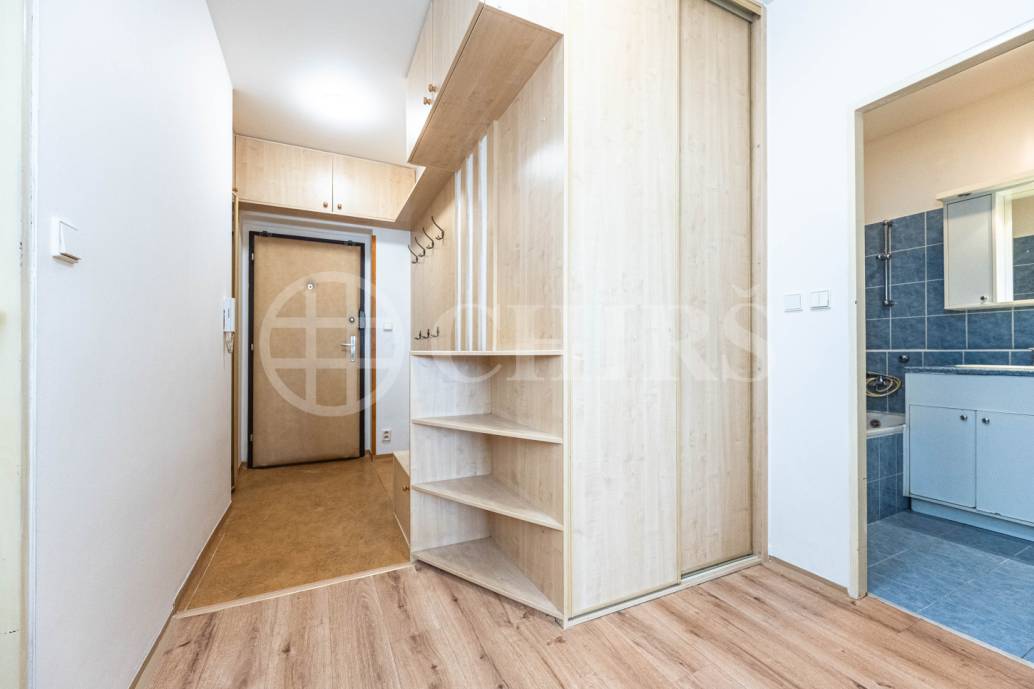 Prodej bytu 2+kk s balkonem, OV, 68m2, ul. Trnkovo náměstí 1112/1, Praha 5 - Hlubočepy