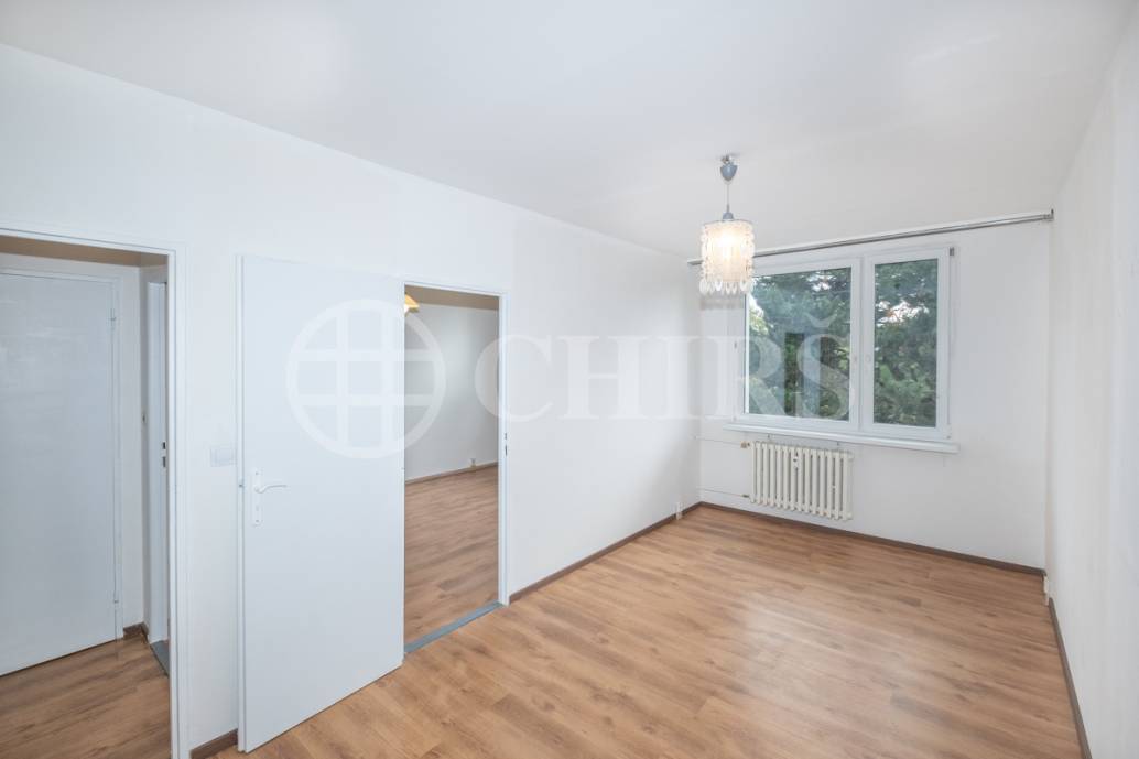 Prodej bytu 4+1, 75 m², OV, se sklepem, ul.Hviezdoslavova 501/9, Praha 11- Haje Prodej bytu 4+1, 75 m², OV, se sklepem, ul.Hviezdoslavova 501/9, Praha 11- Haje