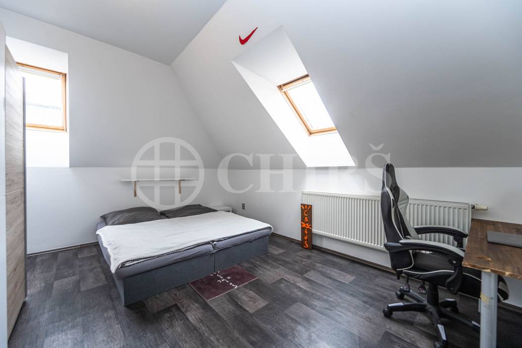 Prodej vícegeneračního rodinného domu s garáží, OV, U Cikánky 370/20, Stodůlky-Praha 5