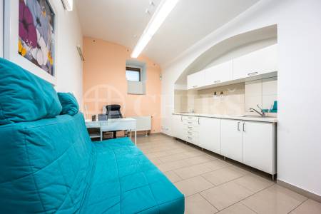 Pronájem komerčního objektu OV, 127m2, ul. Zborovská 716/27, Praha 5 - Smíchov
