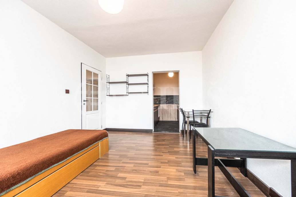 Prodej bytu 2+kk se sklepem, OV, 46m2, ul. Ciolkovského 856/4, Praha 6 - Ruzyně