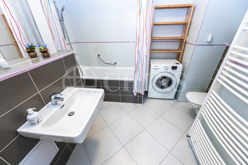 Prodej bytu 2+kk se dvěma balkony a garážovým stáním, OV, 74m2, Svitákova 2790/3, Praha 5 - Stodůlky