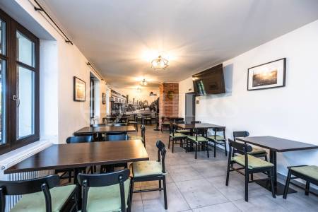 Pronájem restaurace, OV, 140m2, ul. Husovo nám., Hostivice