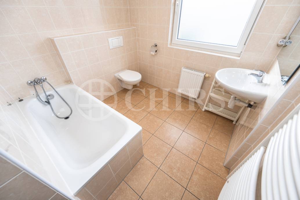 Pronájem řadového domu 4+kk, OV, 100 m2, zahrada 239 m2, Drahelčice, Praha - západ