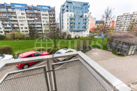 Prodej bytu 4+kk s lodžií a garážovým stáním, OV, 99m2, ul. Berlínská 1491/9, Praha 10 - Hostivař