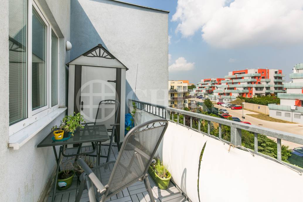 Prodej bytu 3+kk s terasou, balkonem a garážovým stáním, OV, 79,5m2, ul. Wiesenthalova 1036/10, Praha 5 - Řeporyje
