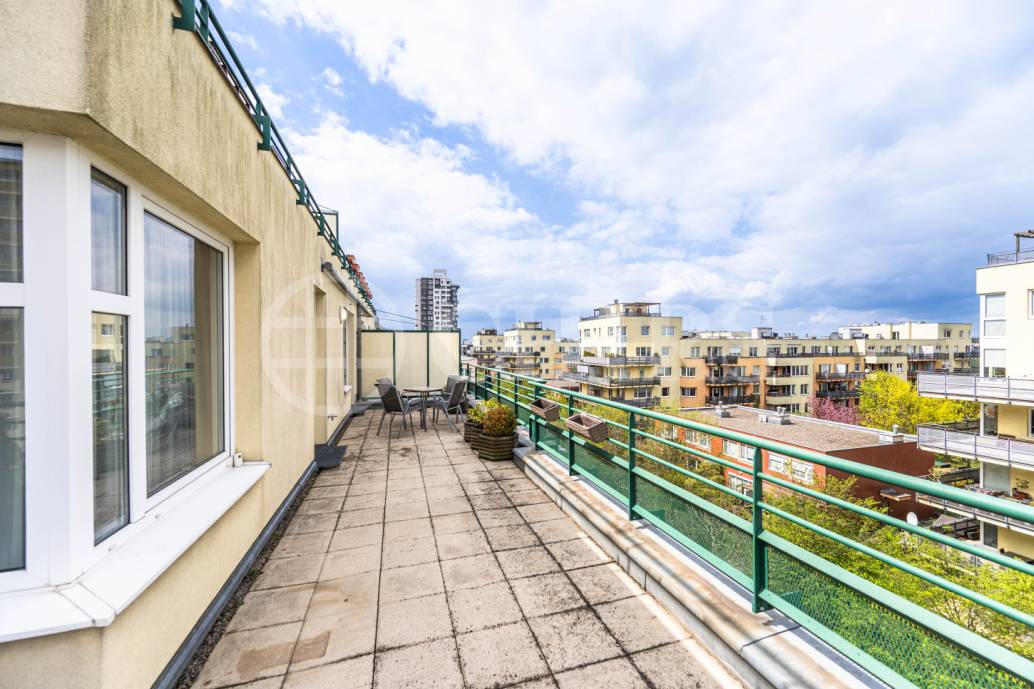 Pronájem bytu 4+kk, 111,2 m² s velkou terasou, lodžií a garáží, ul. Voskovcova 1130/26, Praha 5 - Barrandov