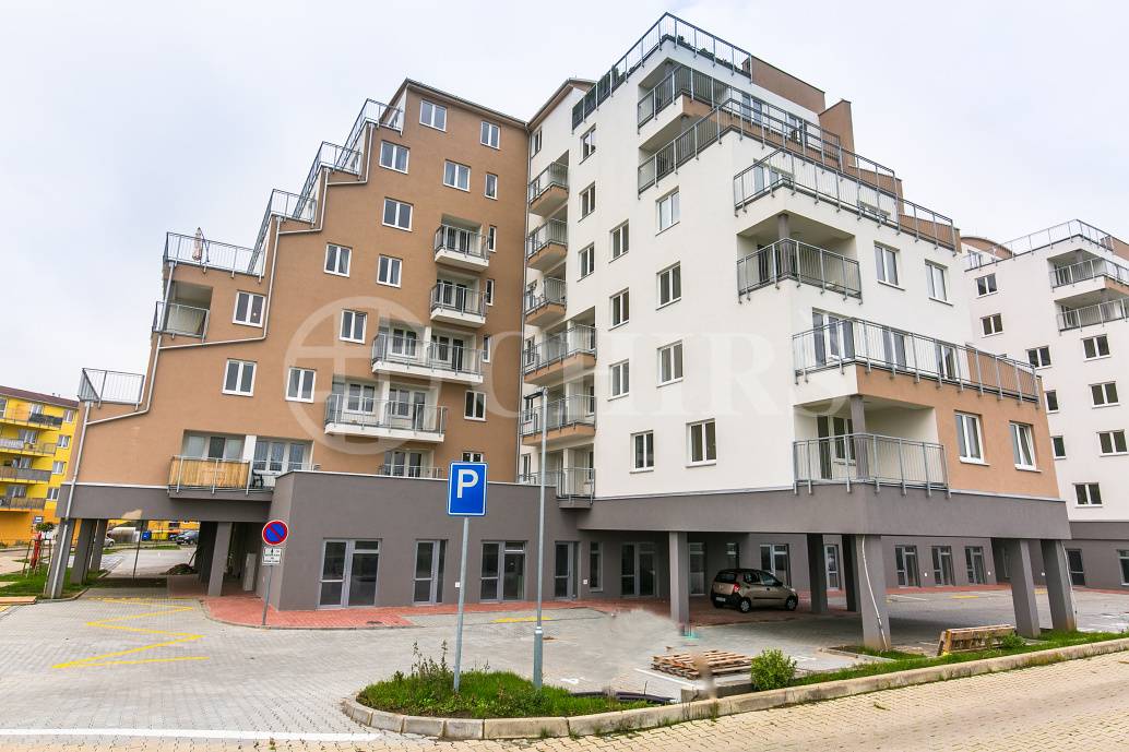 Prodej bytu 2+1 s terasou, OV, 55m2, ul. V Honech 690, Klecany, Praha-východ
