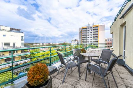Pronájem bytu 4+kk, 111,2 m² s velkou terasou, lodžií a garáží, ul. Voskovcova 1130/26, Praha 5 - Barrandov