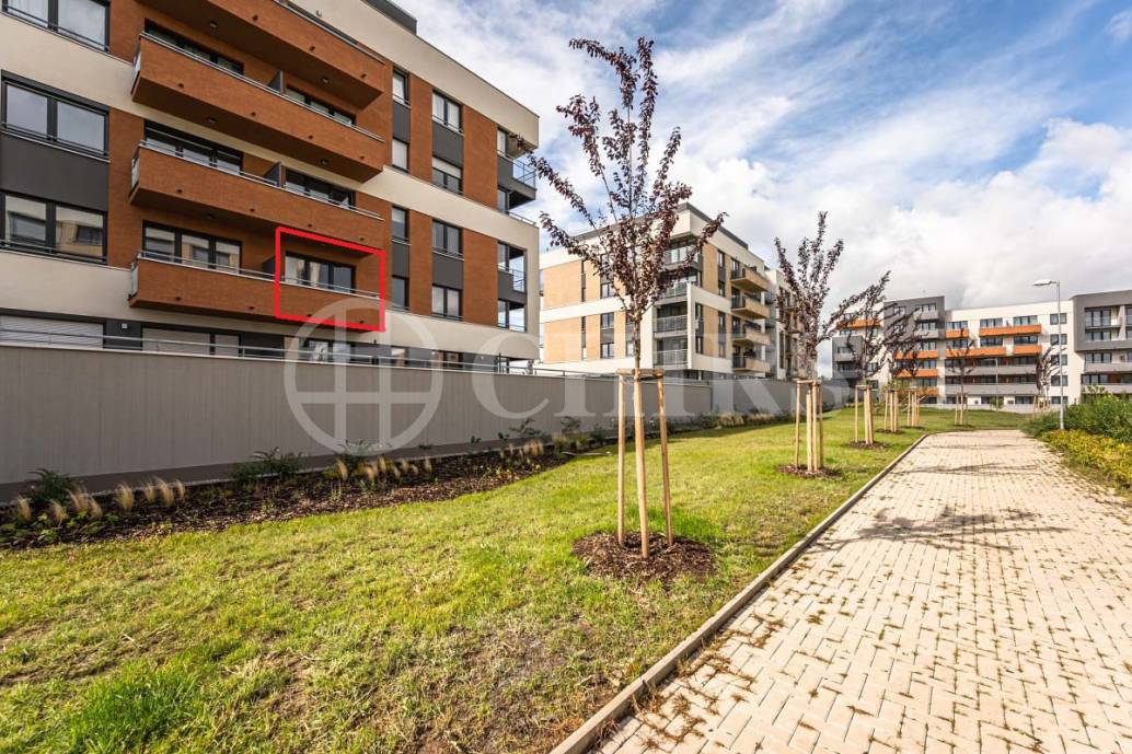 Pronájem bytu 1+kk s balkonem, OV, 30m2, ul. K Metru 227/151, Praha 5 - Stodůlky