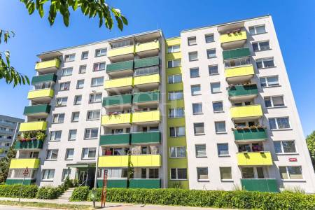 Prodej bytu 2+kk, OV, 42m2, ul. Voskovcova 987/14, Praha 5 - Hlubočepy