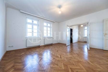 Pronájem RD 5+1 se zahradou, OV, ul. Na Ořechovce 201/20, Praha 6 - Střešovice