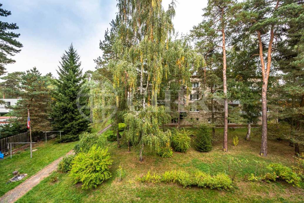 Prodej bytu 3+1 s balkonem, OV, 70m2, ul. Medinská 494, Praha - 9 Klánovice