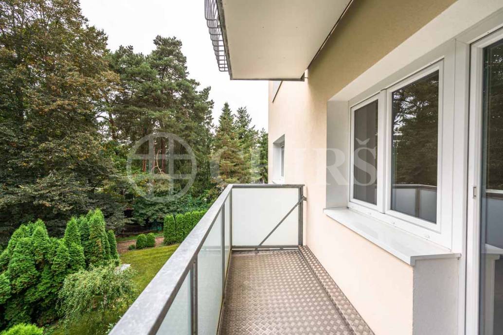 Prodej bytu 3+1 s balkonem, OV, 70m2, ul. Medinská 494, Praha - 9 Klánovice