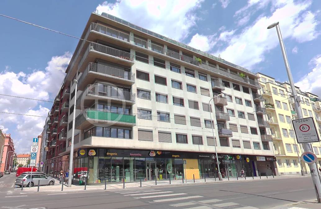 Pronájem bytu 1+kk s balkonem, OV, 42m2, ul. V Háji 1633/12, Praha 7 - Holešovice