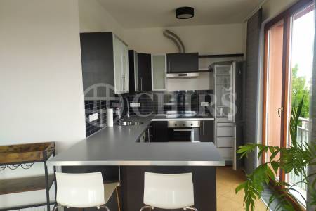 Pronájem bytu 3+kk s lodžií, balkonem, garážovým stáním a sklepem, OV, 78m2, ul. Nad Dalejským údolím 2688/1, Praha 5 - Stodůlky