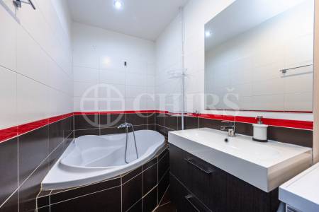 Prodej bytu 2+kk, OV, 48m2, ul. Nad Primaskou 895/43, Praha 10 - Strašnice