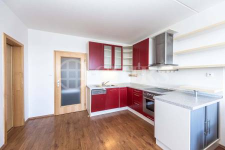 Prodej bytu 2+kk, OV, 42m2, ul. Voskovcova 987/14, Praha 5 - Hlubočepy