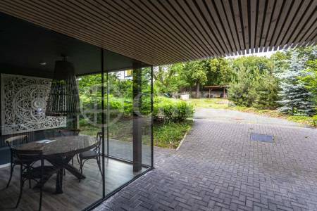 Prodej bytu 3+kk s předzahrádkou a třemi terasami, OV, 175 m2, ul. Butovická , Praha 5 - Jinonice