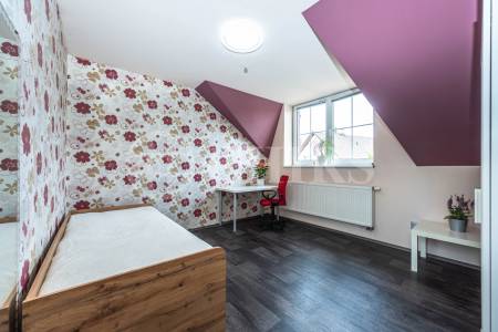 Prodej vícegeneračního rodinného domu s garáží, OV, U Cikánky 370/20, Stodůlky-Praha 5