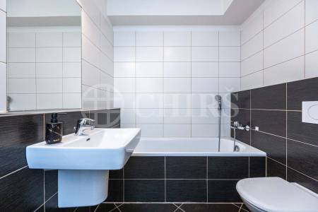 Prodej bytu 2+kk s lodžií a garážovým stáním, OV, 58m², ul. Svitákova 2818/9, Praha 5 - Stodůlky