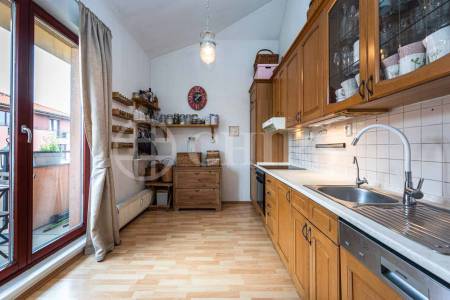Prodej bytu 4+1 s terasou a garážovým stáním, DV, 82m2, ul. Jaroslava Foglara 1333/8, Praha 5 - Stodůlky