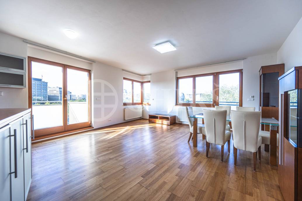 Pronájem bytu 3+kk se dvěma balkony, sklepem a garážovým stáním, OV, 94m2, ul. Schwarzenberská 708/2, Praha 5 - Jinonice