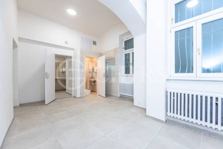 Pronájem komerčního prostoru, OV, 108 m2, ul. Salmovská 1517/14, Praha 2 - Nové město