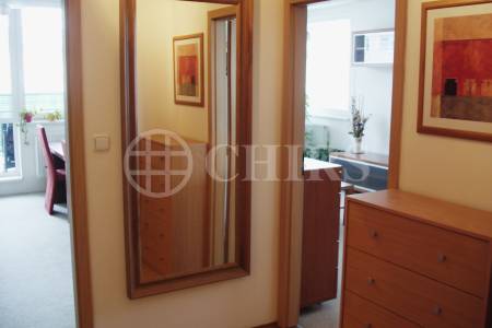 Pronájem bytu 3+kk s terasou a 2x garážovým stáním, OV, 72m2, ul. Voskovcova 1130/28, Praha 5 - Hlubočepy